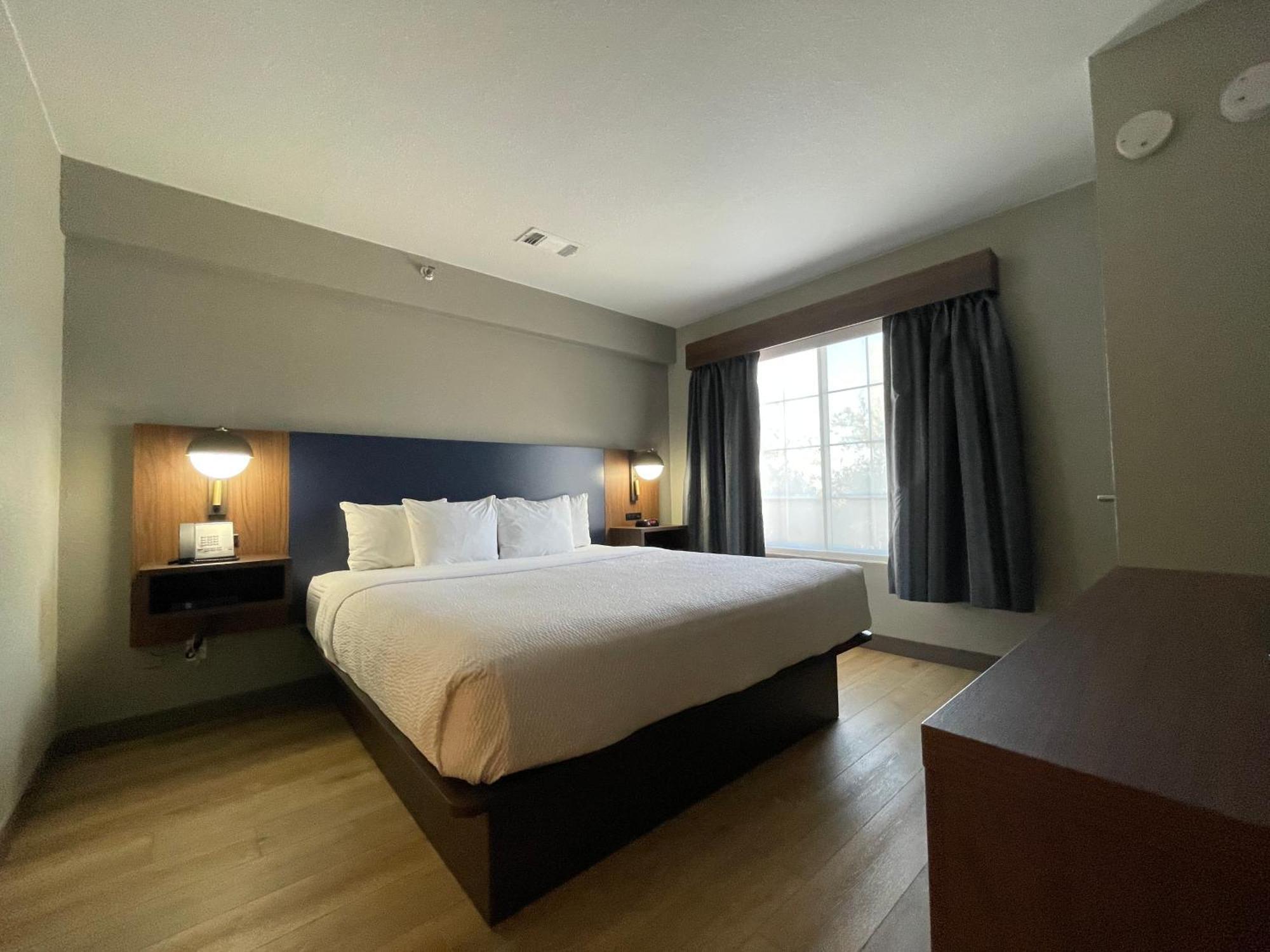 La Quinta By Wyndham Dallas Dfw Airport North Irving Exterior photo