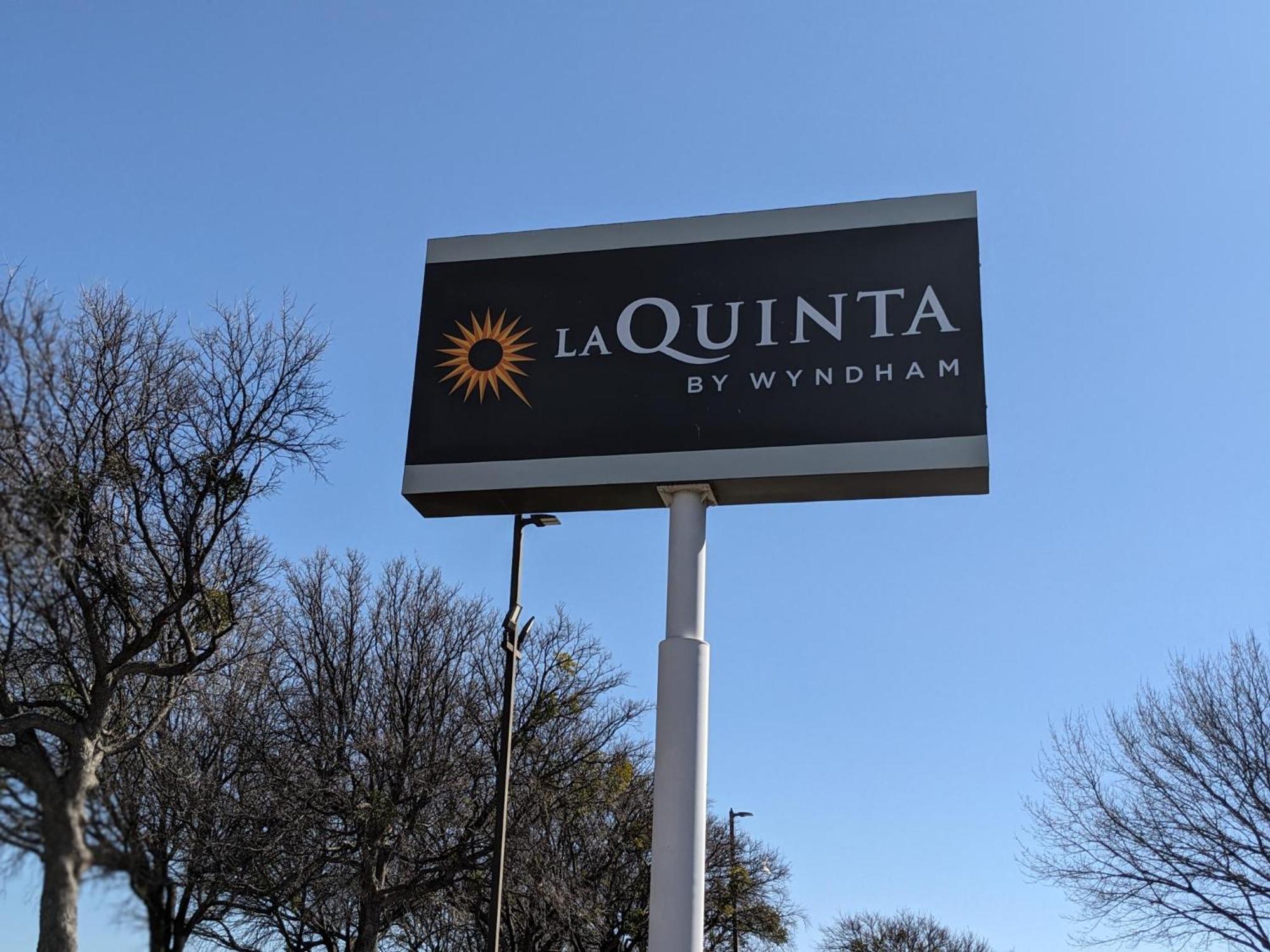 La Quinta By Wyndham Dallas Dfw Airport North Irving Exterior photo